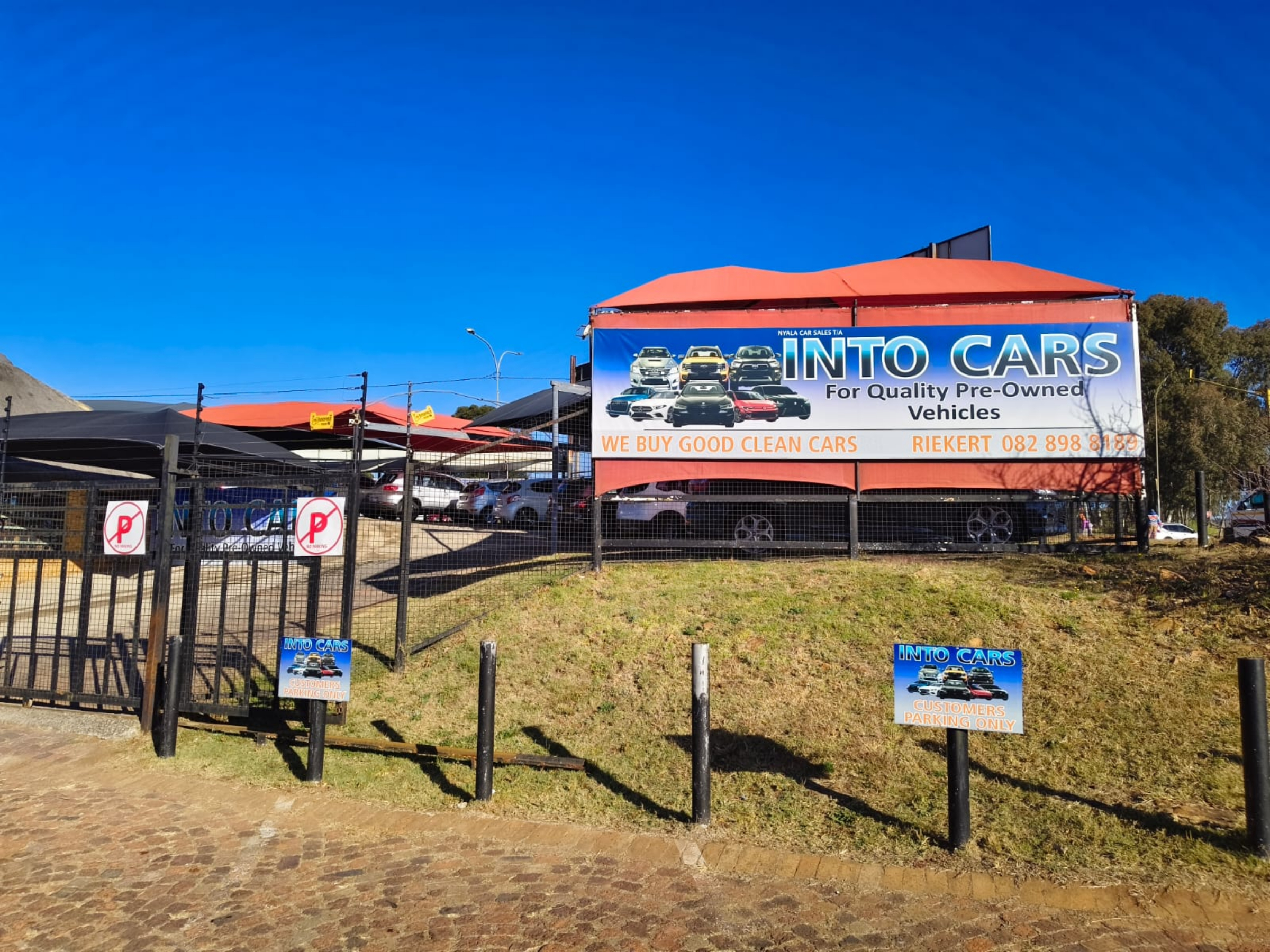 Into Motors dealership